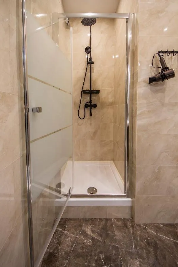 Apartments On Antonovycha Киев Апарт-отель